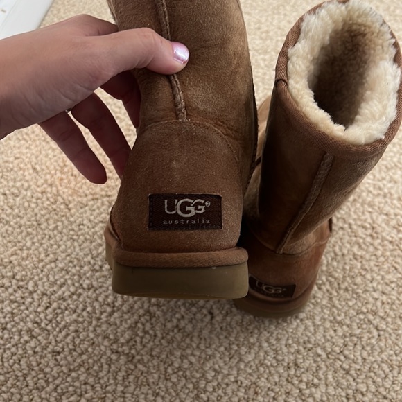 Mid length tan Ugg boots size 7 - Picture 5 of 10